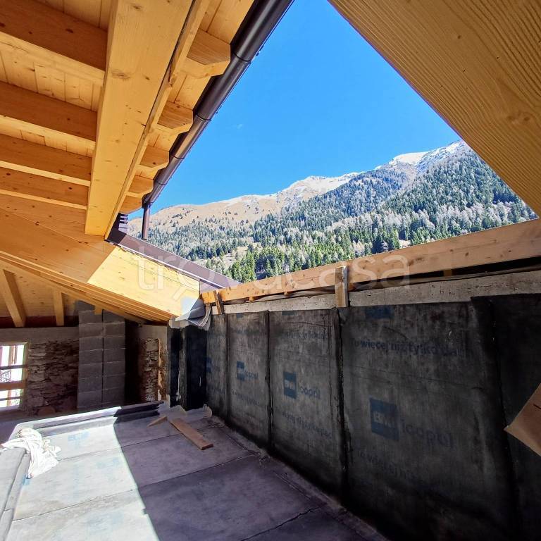 appartamento in vendita a Ponte di Legno in zona Zoanno