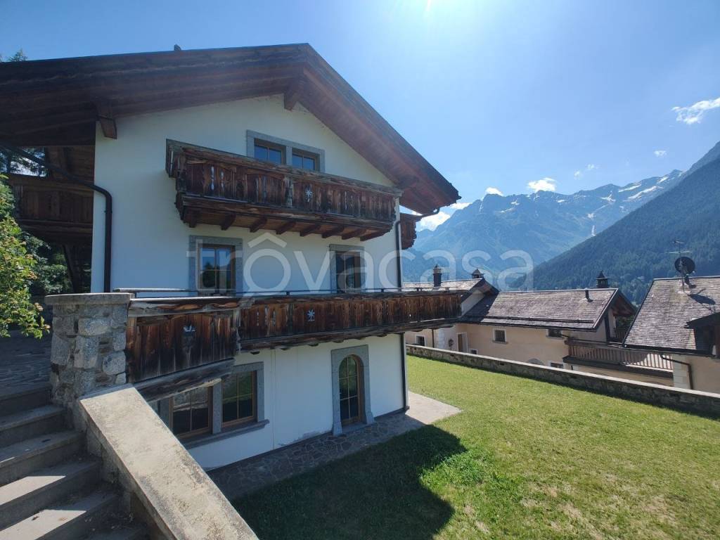 casa indipendente in vendita a Ponte di Legno