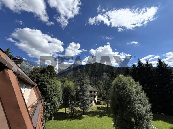 appartamento in vendita a Ponte di Legno in zona Zoanno