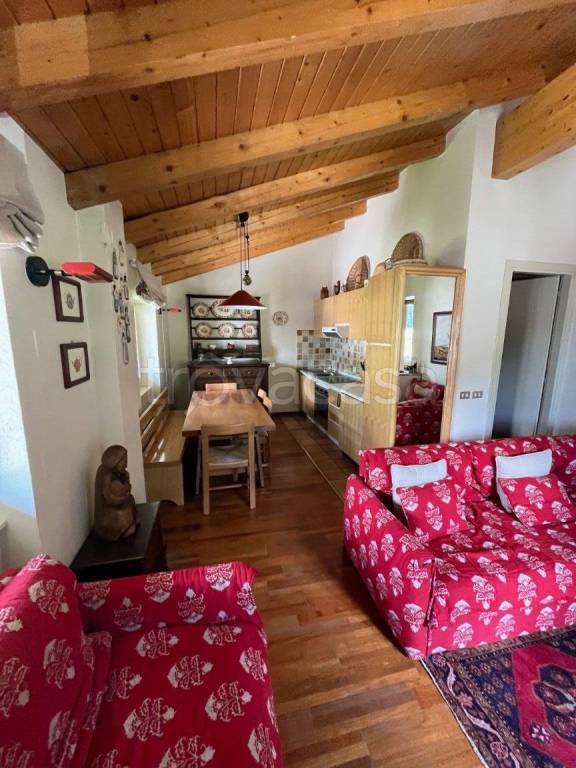 appartamento in vendita a Ponte di Legno in zona Zoanno