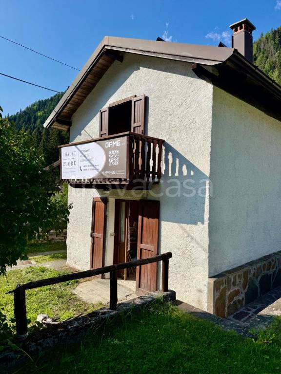 casa indipendente in vendita a Ponte di Legno in zona Precasaglio