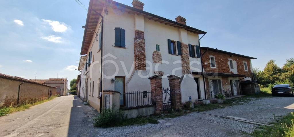 casa indipendente in vendita a Pontevico in zona Gauzza