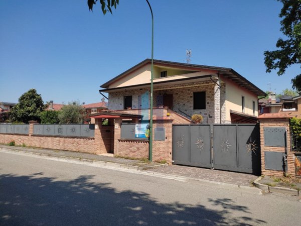 casa indipendente in vendita a Pontevico