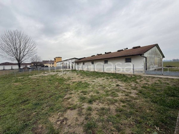 locale commerciale in vendita a Pontevico