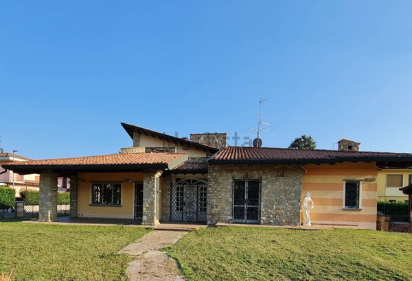 casa indipendente in vendita a Pontoglio