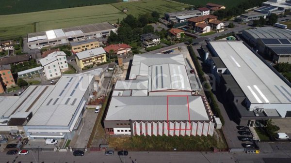 locale commerciale in vendita a Pontoglio