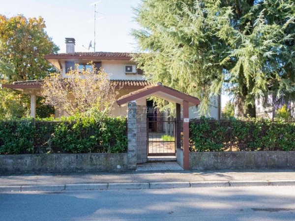 casa indipendente in vendita a Pontoglio