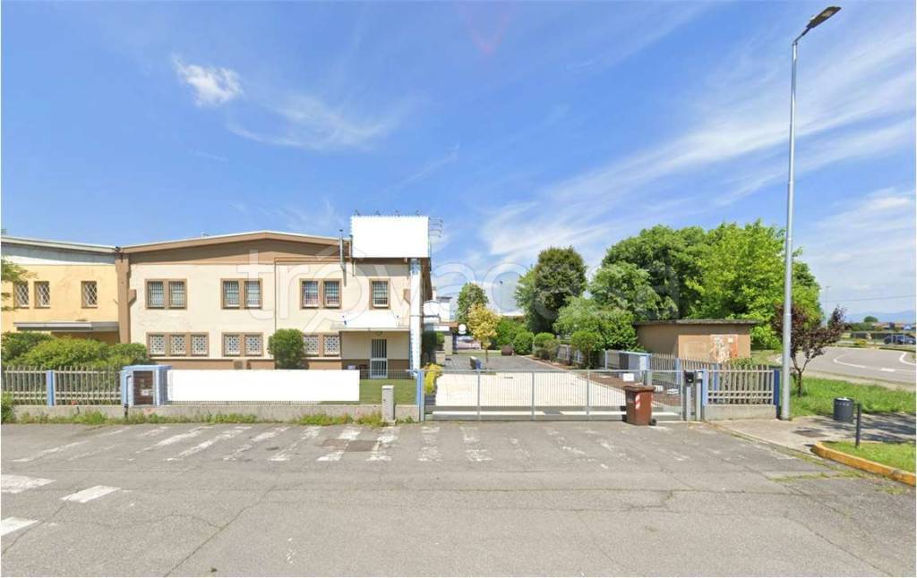 locale commerciale in vendita a Pontoglio