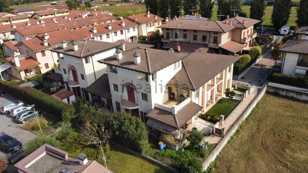 casa indipendente in vendita a Pontoglio