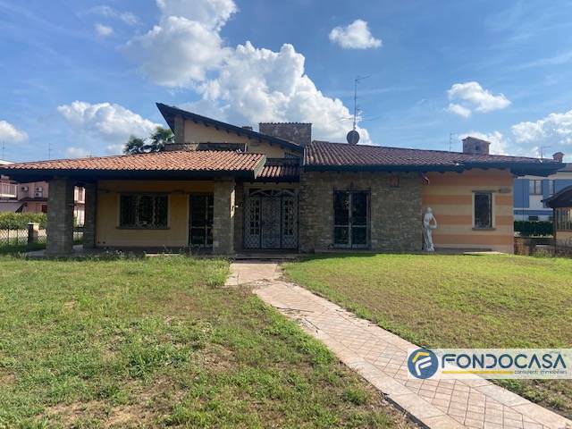 casa indipendente in vendita a Pontoglio