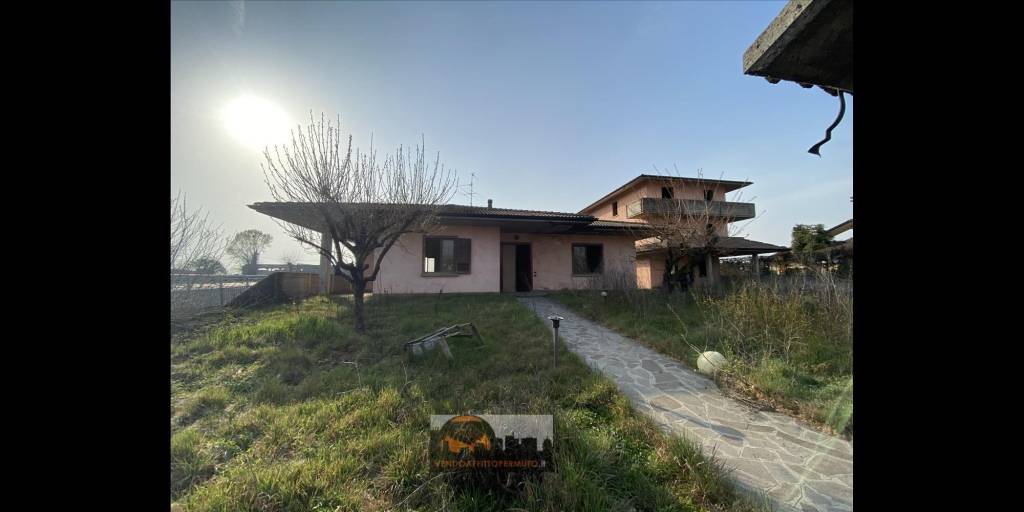 casa indipendente in vendita a Pontoglio