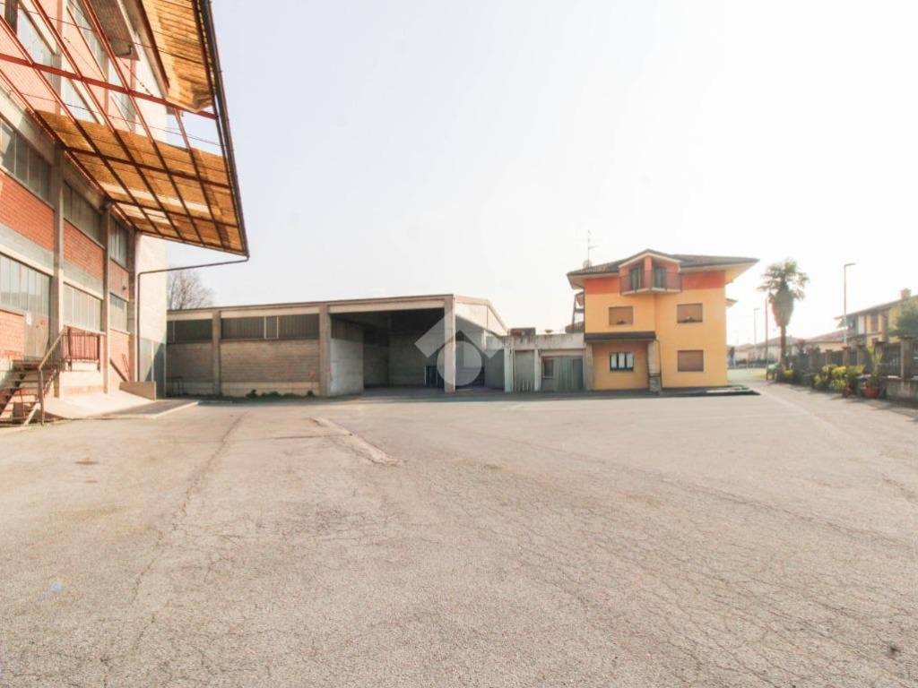 terreno edificabile in vendita a Pontoglio