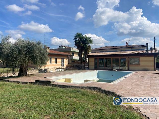 casa indipendente in vendita a Pontoglio