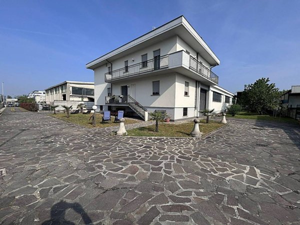 casa indipendente in vendita a Pontoglio