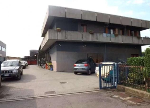 locale commerciale in vendita a Pontoglio