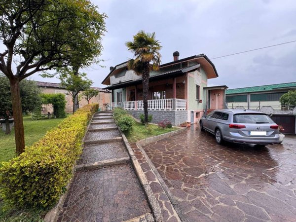 casa indipendente in vendita a Pontoglio
