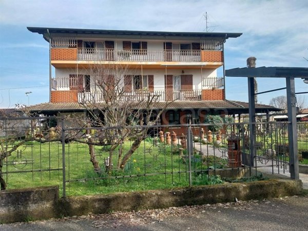 casa indipendente in vendita a Pontoglio