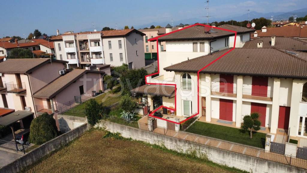 casa indipendente in vendita a Pontoglio