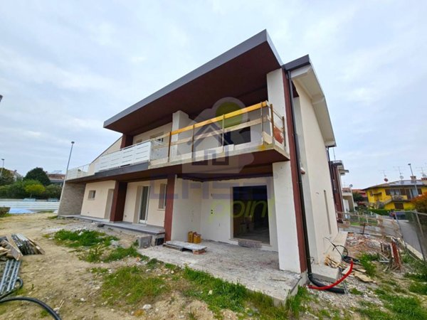casa indipendente in vendita a Pozzolengo