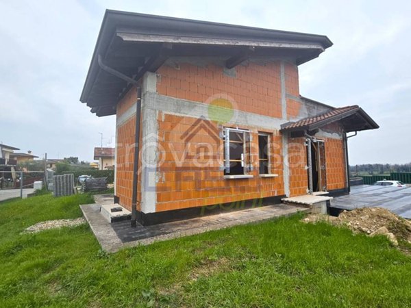 casa indipendente in vendita a Pozzolengo