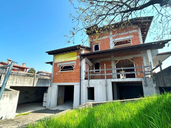 casa indipendente in vendita a Pozzolengo