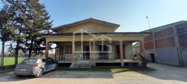 casa indipendente in vendita a Pozzolengo