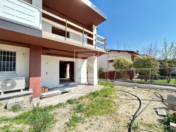 casa indipendente in vendita a Pozzolengo