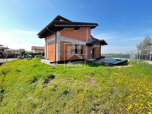 casa indipendente in vendita a Pozzolengo