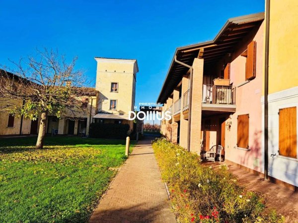casa indipendente in vendita a Pozzolengo