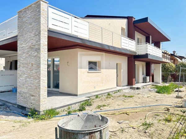 casa indipendente in vendita a Pozzolengo