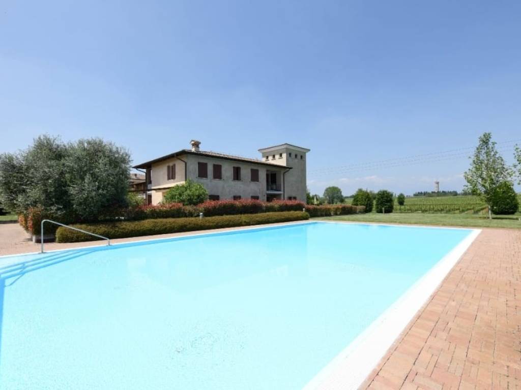 casa indipendente in vendita a Pozzolengo