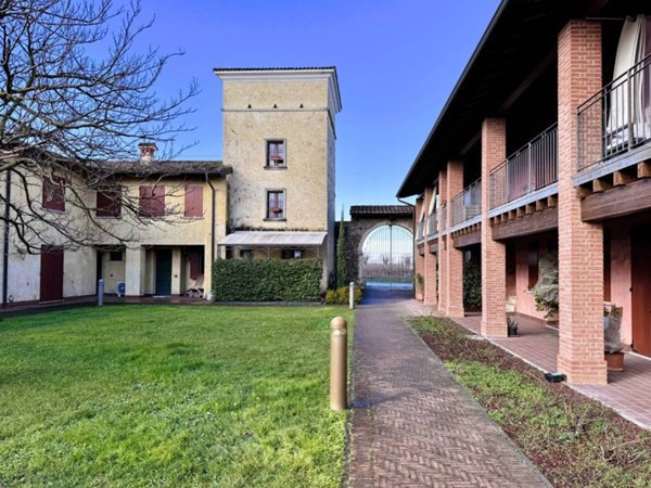 casa indipendente in vendita a Pozzolengo