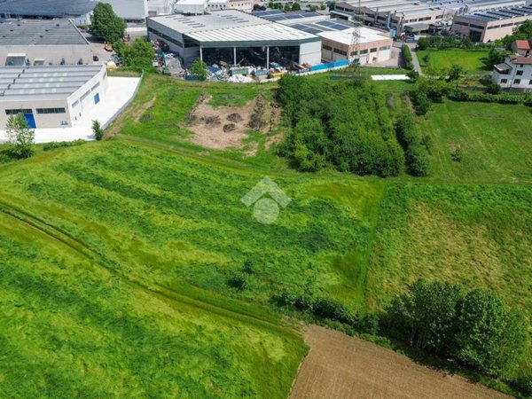 terreno edificabile in vendita a Pozzolengo