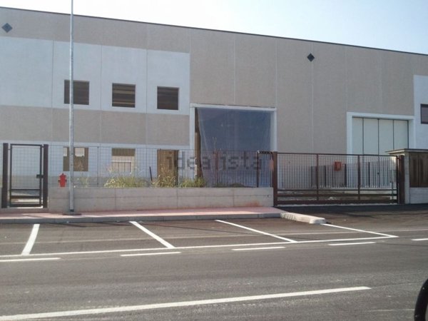 capannone in vendita a Pozzolengo