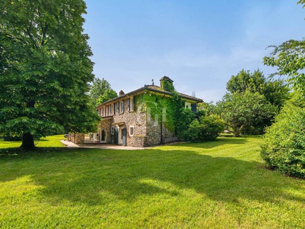 casa indipendente in vendita a Pozzolengo