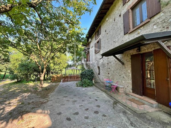 casale in vendita a Pozzolengo