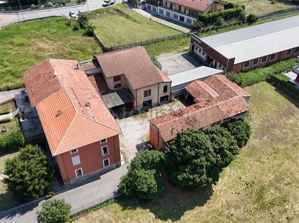 casale in vendita a Pozzolengo