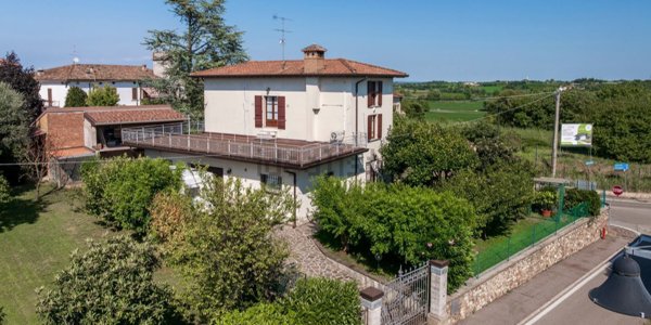 casa indipendente in vendita a Pozzolengo