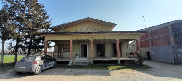 casa indipendente in vendita a Pozzolengo