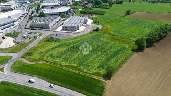 terreno edificabile in vendita a Pozzolengo