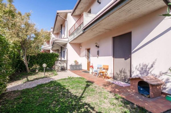 casa indipendente in vendita a Pozzolengo