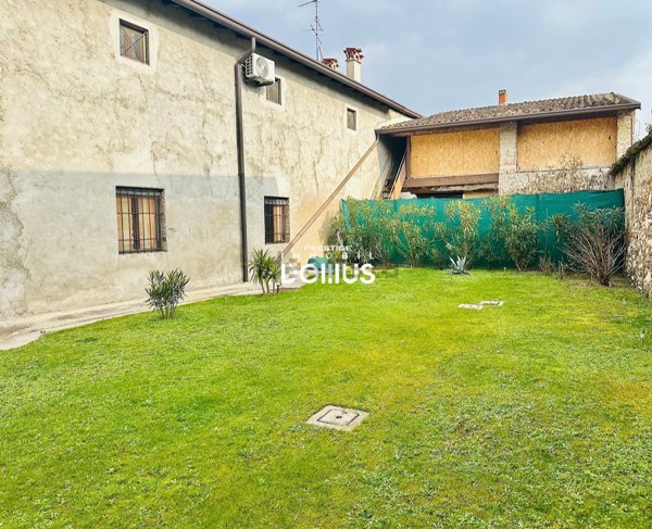 casa indipendente in vendita a Pozzolengo