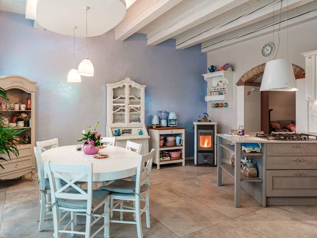 casa indipendente in vendita a Pozzolengo