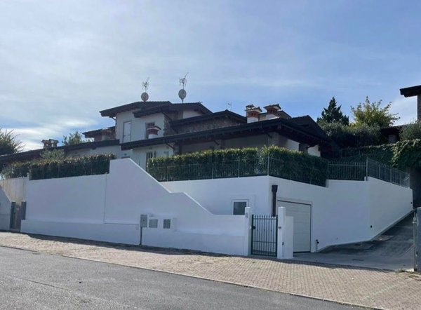 casa indipendente in vendita a Pozzolengo