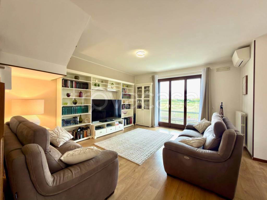 casa indipendente in vendita a Pozzolengo