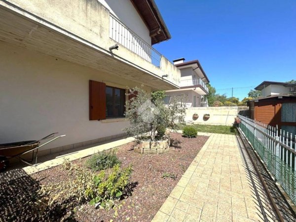 casa indipendente in vendita a Pozzolengo