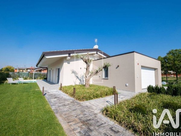 casa indipendente in vendita a Pozzolengo