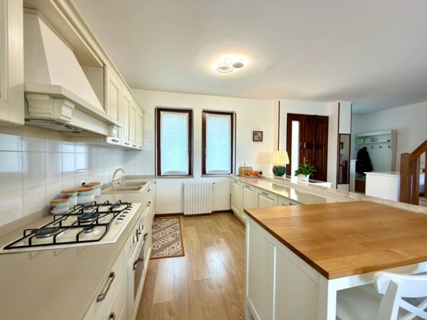 casa indipendente in vendita a Pozzolengo