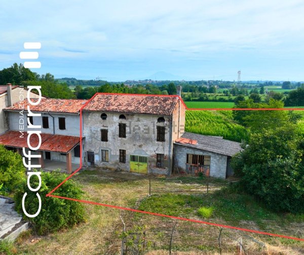 casale in vendita a Pozzolengo