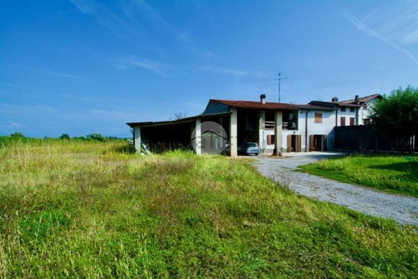 casale in vendita a Pozzolengo